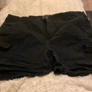Terra & Sky Black Women's Cargo Shorts